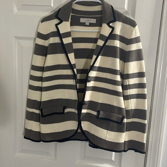 Loft Women's NWOT Grey, black and white structured sweater blazer, Size S - Picture 8 of 9